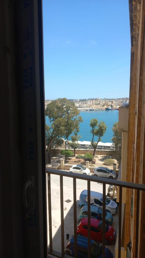 فيلا Door Nine -Townhouse With Harbour Views إيل فورجانا المظهر الخارجي الصورة