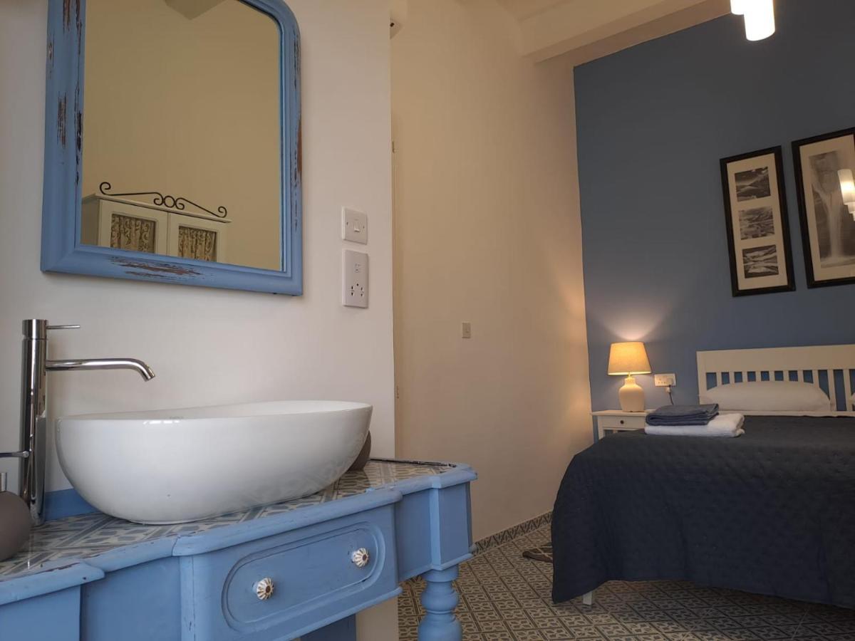 فيلا Door Nine -Townhouse With Harbour Views إيل فورجانا المظهر الخارجي الصورة