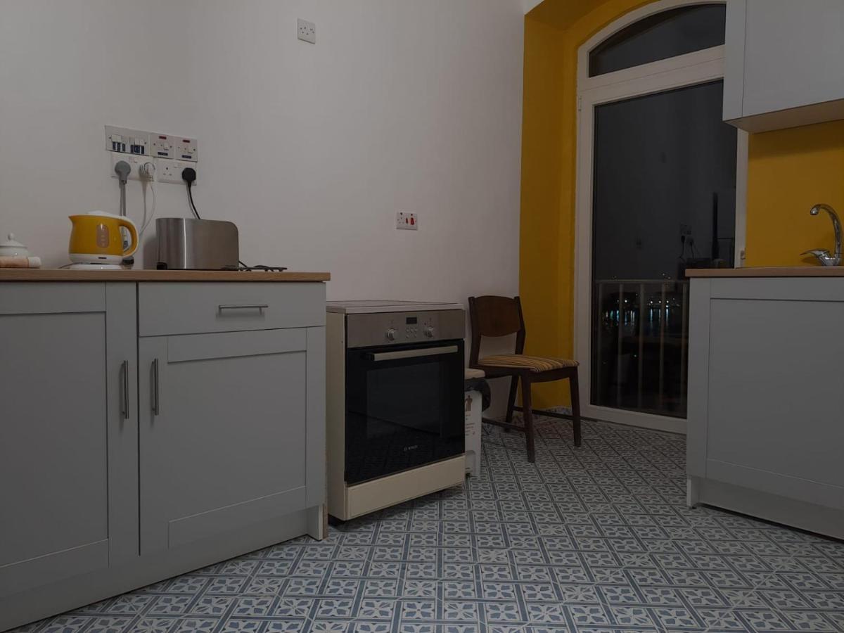 فيلا Door Nine -Townhouse With Harbour Views إيل فورجانا المظهر الخارجي الصورة
