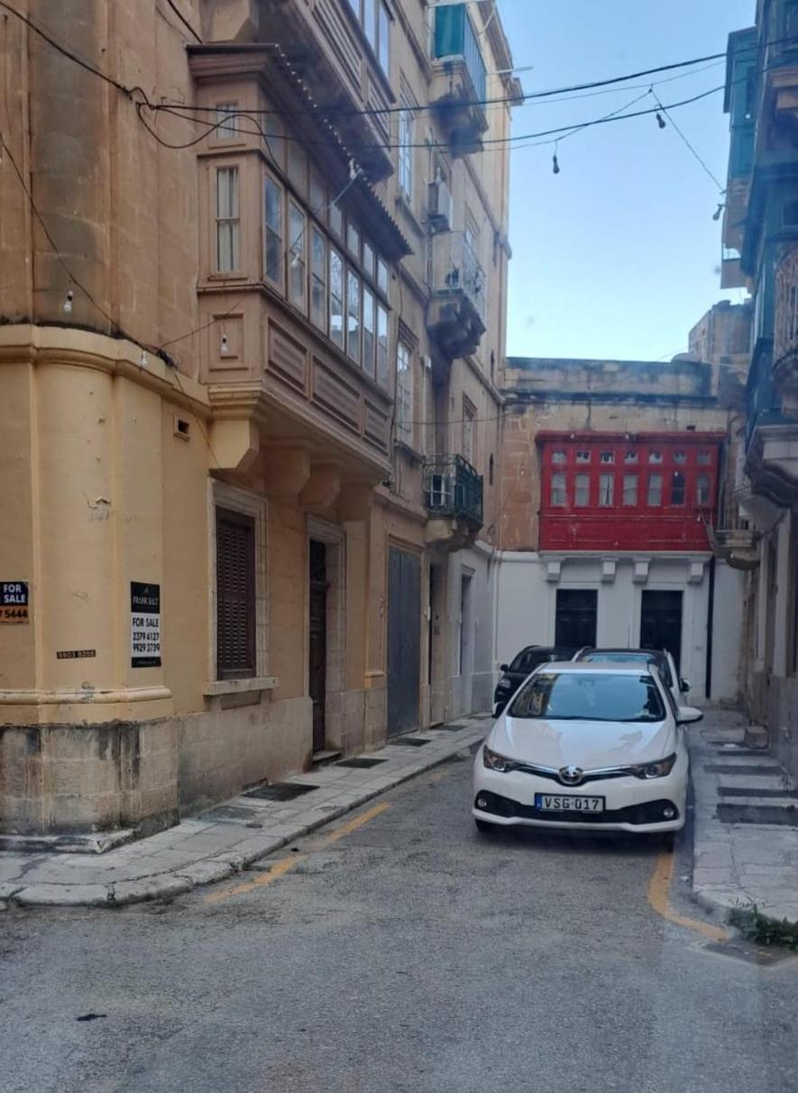 فيلا Door Nine -Townhouse With Harbour Views إيل فورجانا المظهر الخارجي الصورة